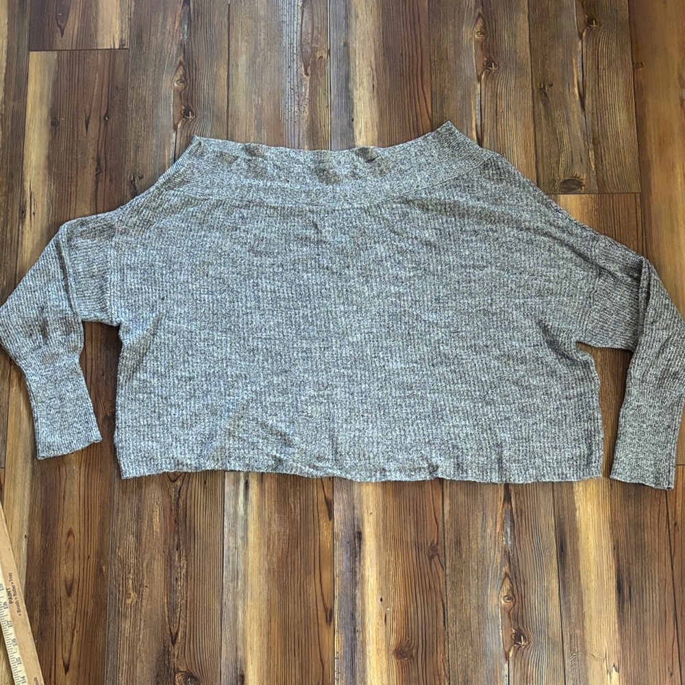 Free People Off-the-Shoulder Gray Sweater Small light weight Heather gray